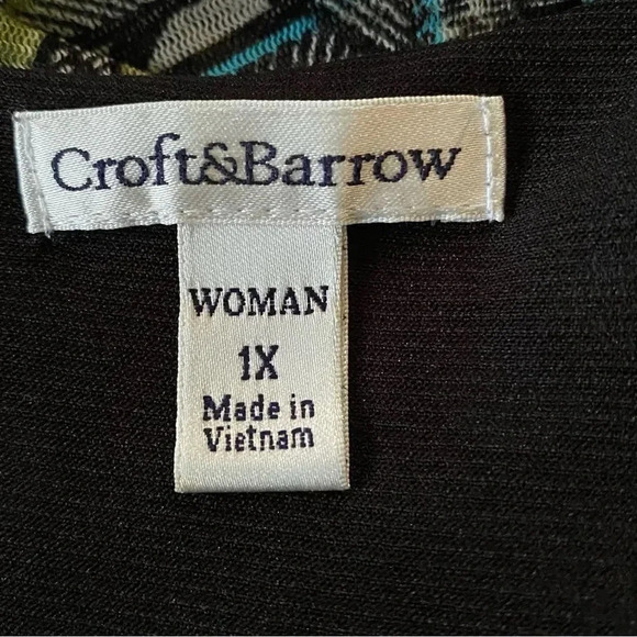 Croft & Barrow 1X Top Shirt Black Floral Scalloped Round Neck Short Sleeve P16 - Picture 5 of 7